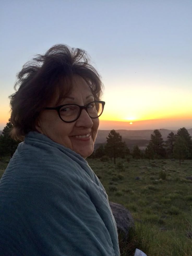 👵 María E. – Abuela feliz